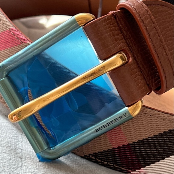 Burberry Check Leather Belt in Tan - Picture 6 of 9